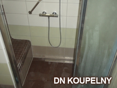 47-705-sedacka-do-sprchy-v-panelakove-koupelne-ostrava-small.jpg